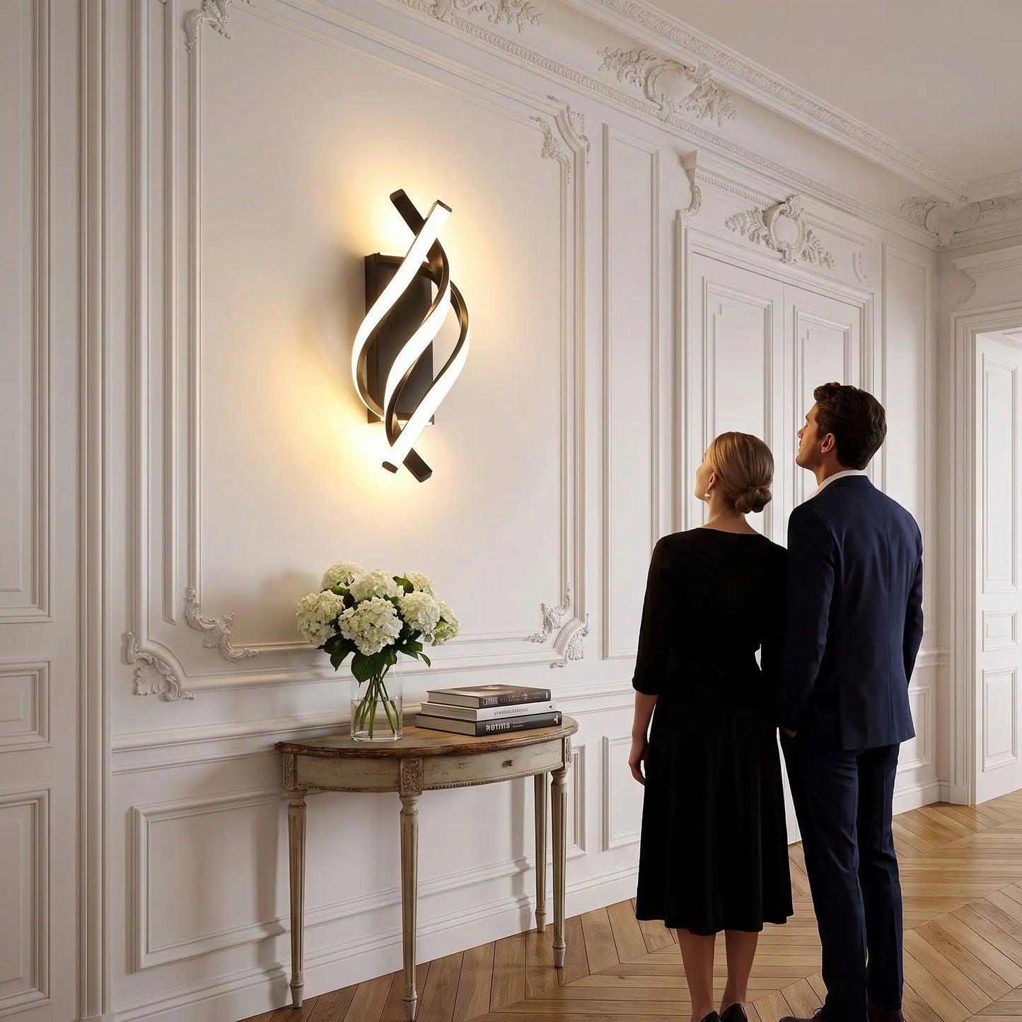 applique murale couloir noire attire regards invites
